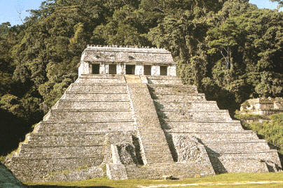 Pirámide del templo de las Inscripciones, en Palenque, Chiapas, México, una de los centros más importantes y mejor estudiados del Viejo Imperio Maya.