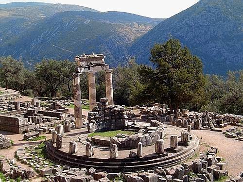 Templo de Apolo en Delfos (Grecia)