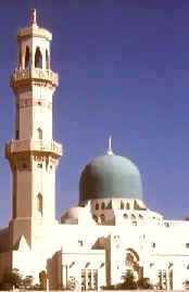El islam es la religión mayoritaria en las zonas norte y oeste de Nigeria: Gran mezquita de Kano