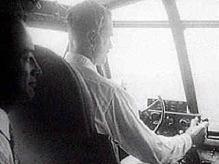 Muchas de las tecnologías probadas en la guerra fueron llevadas después a la aviación civil, como las cabinas presurizadas, que permitía navegar a mayor altura con el consiguiente ahorro de combustible