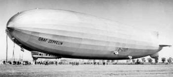 El famoso dirigible Graf Zeppelin, de 235 m., estuvo 9 años en servicio desde 1928, cruzó el atlántico más de 130 veces y realizó un vuelo alrededor del mundo
