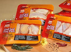 Piezas de pollo trinchadas, comercializadas en bandejas específicas. Foto cortesía www.cryovac.com