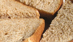 El pan puede ser presentado en variadas formas, pero básicamente consiste en harina, agua, sal y levadura