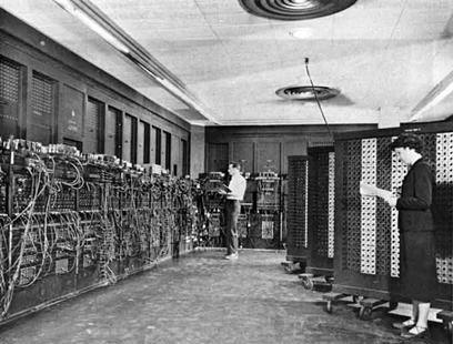 El ENIAC instalaba 18.000 válvulas y ocupaba una sala entera